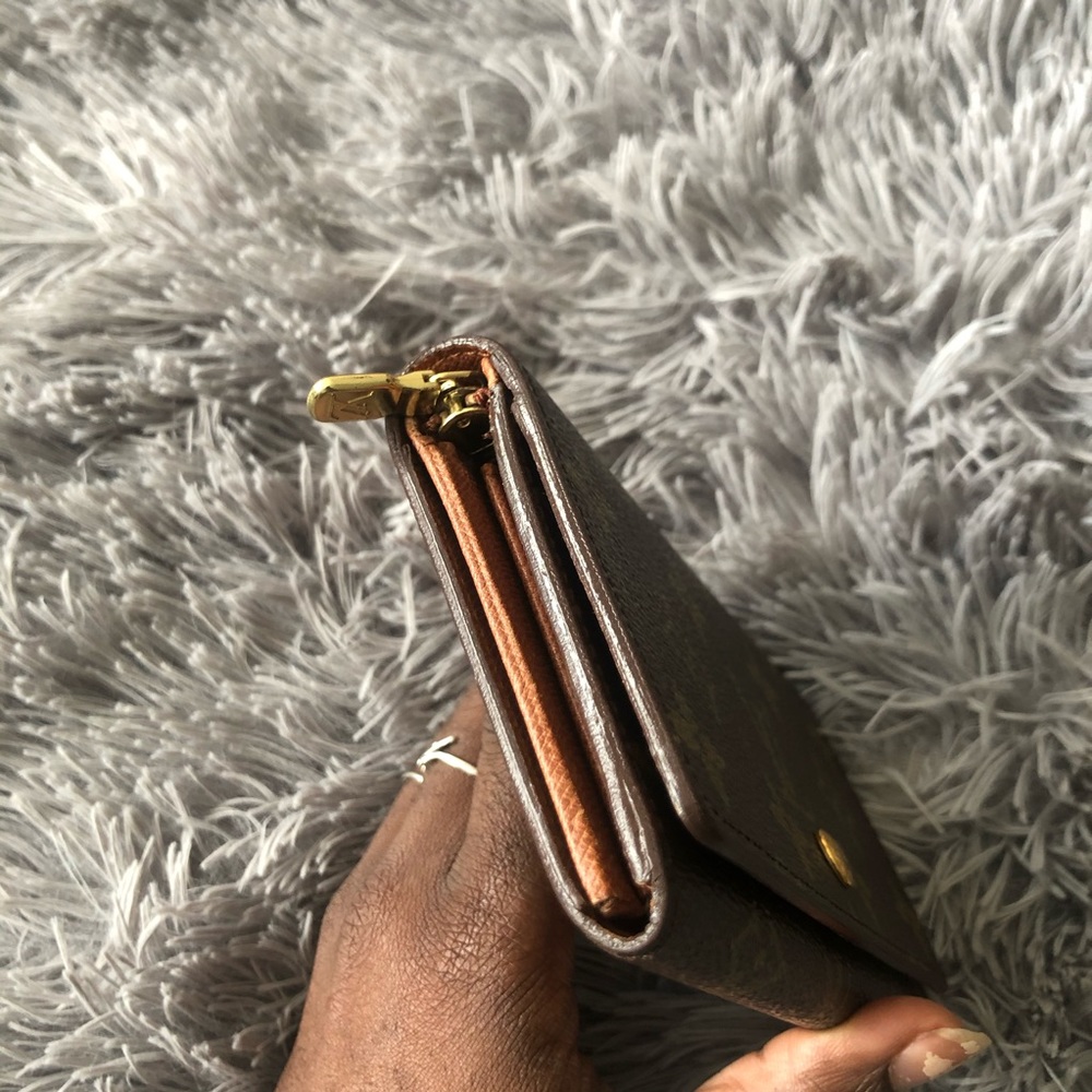 Louis Vuitton Monnaie Tresor Wallet - Picture 5 of 14